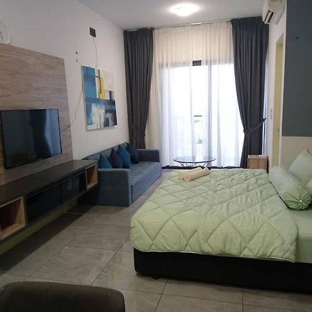 Malacca Homestay Shah Rizki At Imperio With Swimming Pool Muslim Friendly מראה חיצוני תמונה