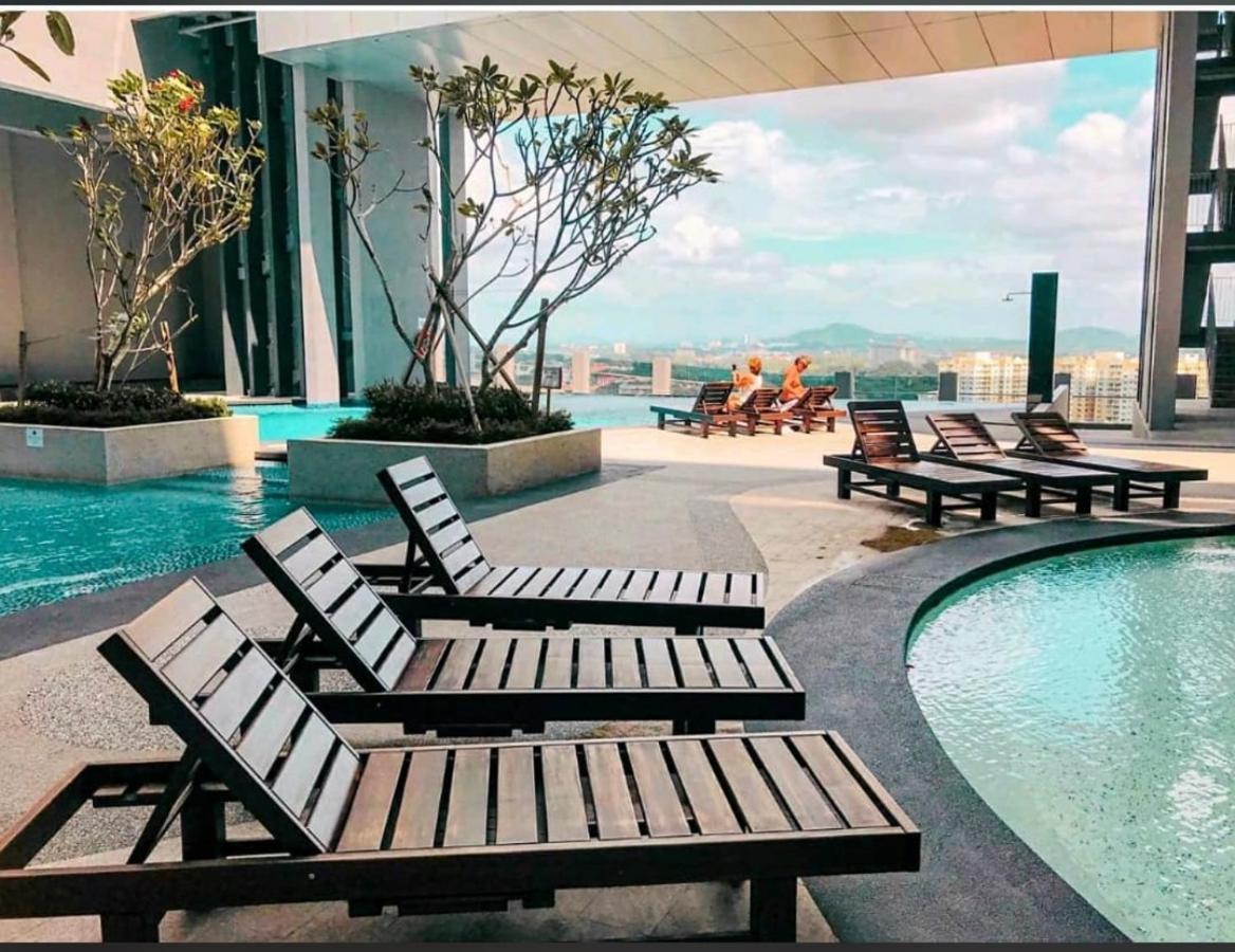 Malacca Homestay Shah Rizki At Imperio With Swimming Pool Muslim Friendly מראה חיצוני תמונה