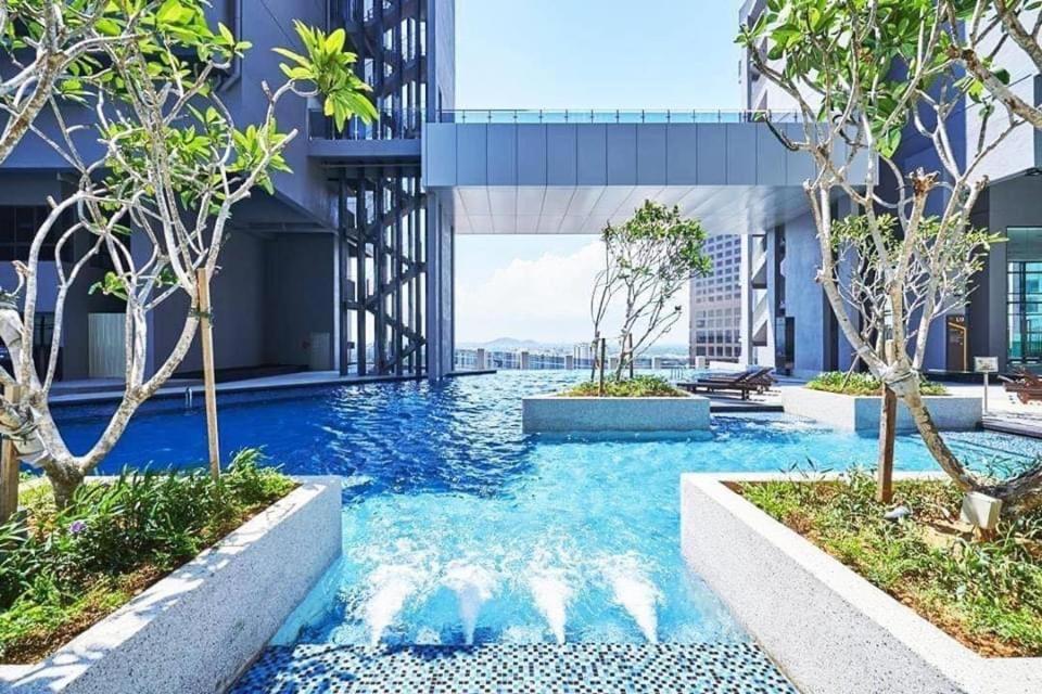 Malacca Homestay Shah Rizki At Imperio With Swimming Pool Muslim Friendly מראה חיצוני תמונה